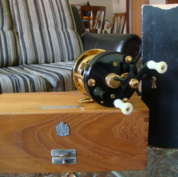 Abu Garcia Ambassadeur DeLuxe 5000 - Picture 4 of 8